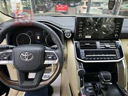 تۆیۆتا لاند کروزەر